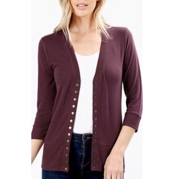 Sweaters - Softest cardigan